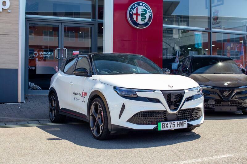 Alfa Romeo Junior 54Kwh Elettrica Veloce White