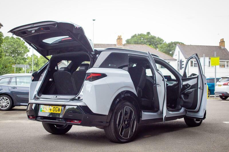 Peugeot 5008 73Kwh Gt Suv 210 Ps KS74OGW White #6