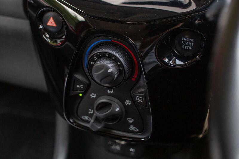 Peugeot 108 Active Black #26