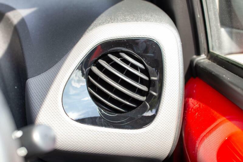 Peugeot 108 Active Black #28