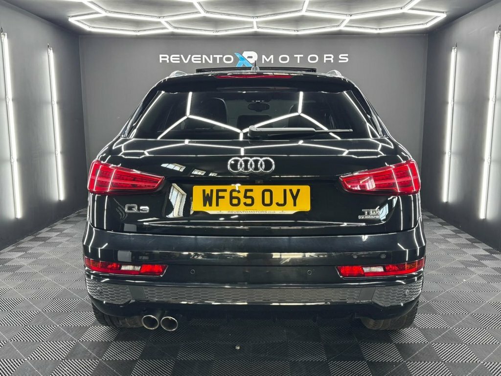 Audi Q3 2L S Line Plus Black #4