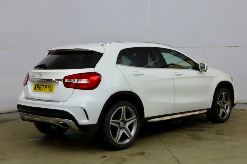 Mercedes-Benz GLA Class 2.1L Amg Line White #3