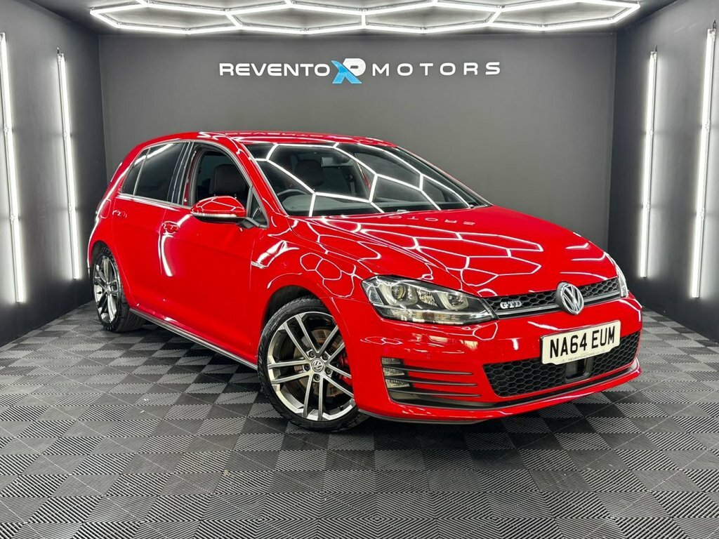 Volkswagen Golf 2L Gtd Red