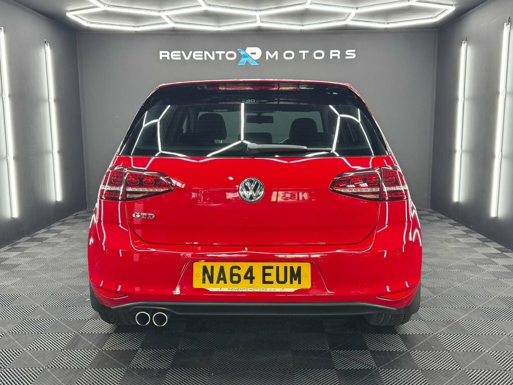 Volkswagen Golf 2L Gtd NA64EUM Red #4