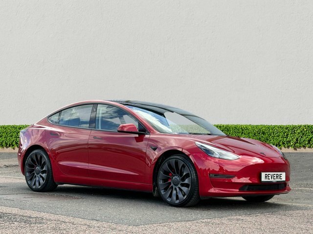 Tesla Model 3 Dual Motor Performance Saloon Red