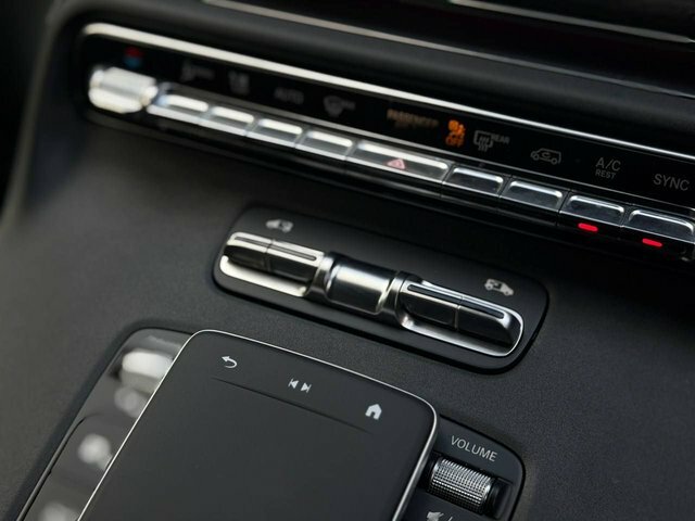 Mercedes-Benz V Class Mpv Black #52