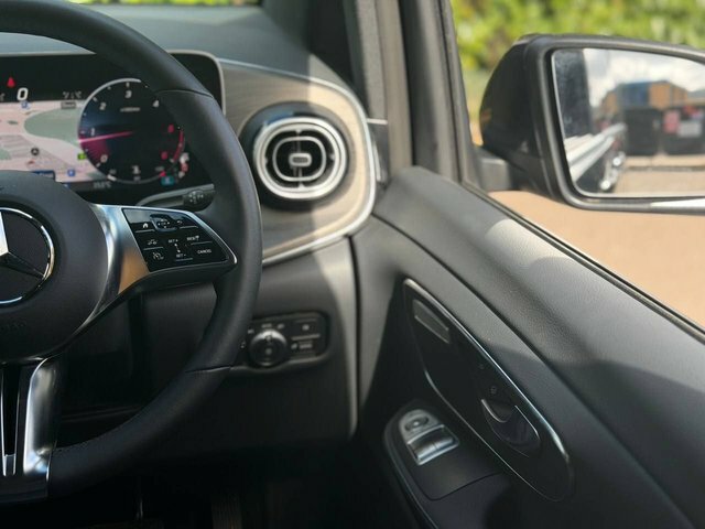 Mercedes-Benz V Class Mpv Black #38