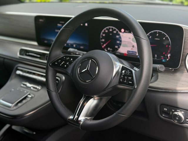 Mercedes-Benz V Class Mpv Black #9