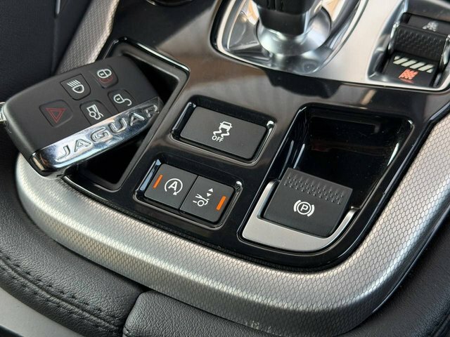 Jaguar F-Type 3.0 Supercharged V6 S 2016 White #29