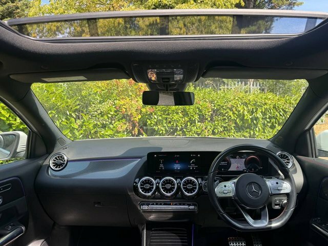 Mercedes-Benz GLA Class Gla 250E Exclusive Edition Red #27