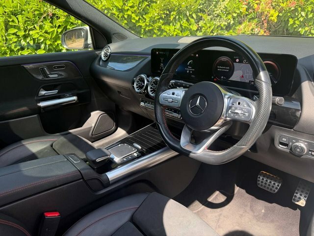 Mercedes-Benz GLA Class Gla 250E Exclusive Edition Red #10