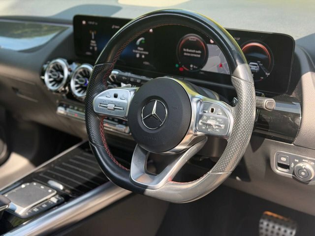 Mercedes-Benz GLA Class Gla 250E Exclusive Edition Red #9