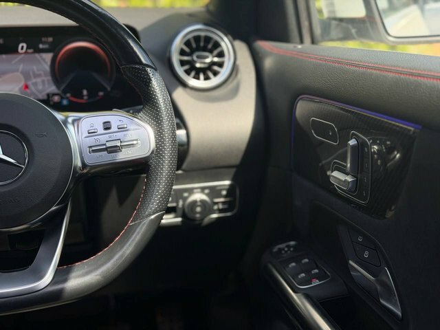 Mercedes-Benz GLA Class Gla 250E Exclusive Edition Red #30