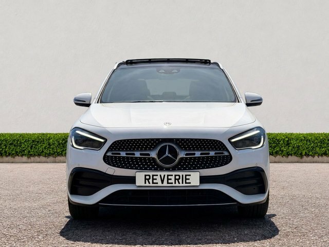 Mercedes-Benz GLA Class 1.3 Gla200 Amg Line Premium Plus Suv White #2