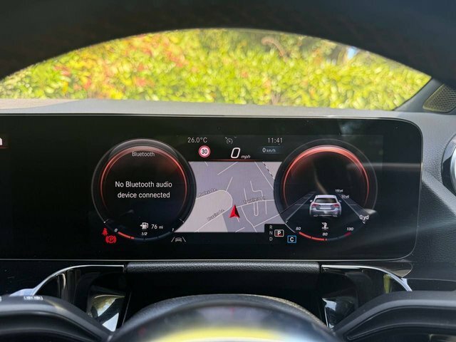 Mercedes-Benz GLA Class Gla 250E Exclusive Edition Red #43