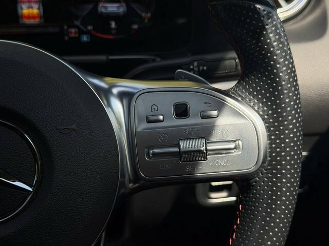 Mercedes-Benz GLA Class Gla 250E Exclusive Edition Red #33