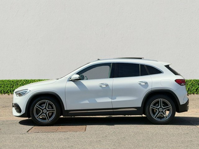 Mercedes-Benz GLA Class 1.3 Gla200 Amg Line Premium Plus Suv White #4