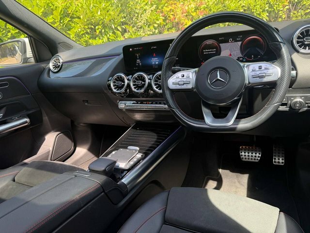 Mercedes-Benz GLA Class Gla 250E Exclusive Edition Red #31