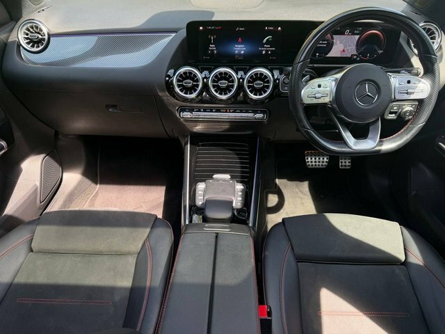 Mercedes-Benz GLA Class Gla 250E Exclusive Edition Red #26