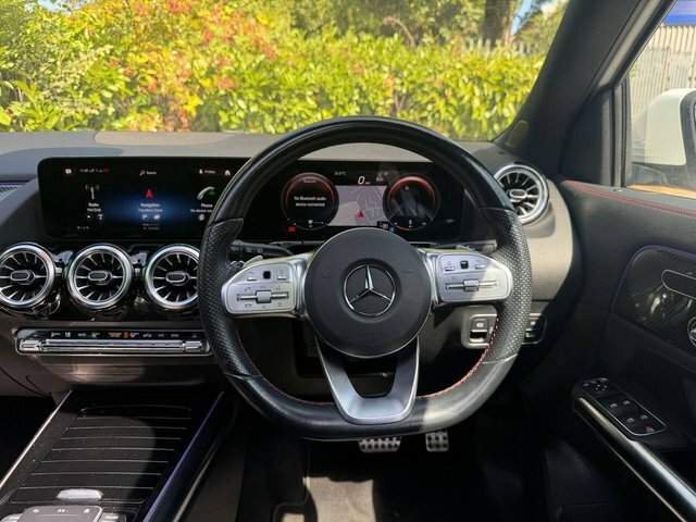 Mercedes-Benz GLA Class Gla 250E Exclusive Edition Red #28