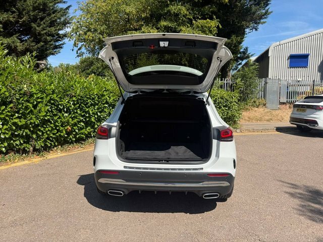 Mercedes-Benz GLA Class Gla 250E Exclusive Edition Red #70