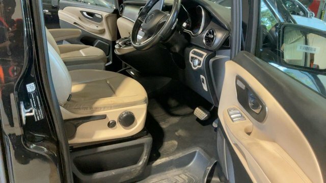 Mercedes-Benz V Class 2.0 V220d Amg Black #15