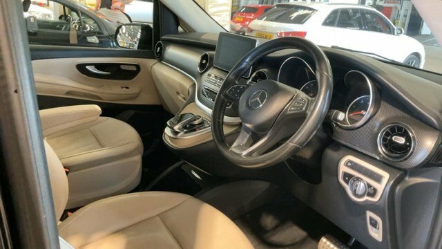 Mercedes-Benz V Class 2.0 V220d Amg Black #10