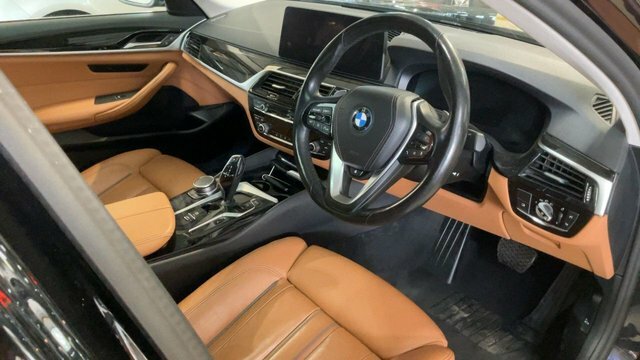 BMW 5 Series 530E Se Touring Red #7
