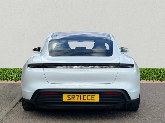 Porsche Taycan Performance Plus 93.4Kwh 4S Saloon Au White #6