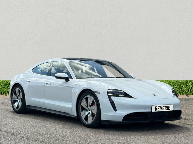Porsche Taycan Performance Plus 93.4Kwh 4S Saloon Au White