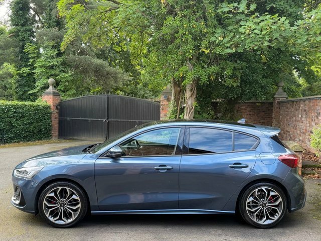 Ford Focus 2023 1.0T Ecoboost Mhev St-line Vignale Hatchback MH72KUD Blue #2