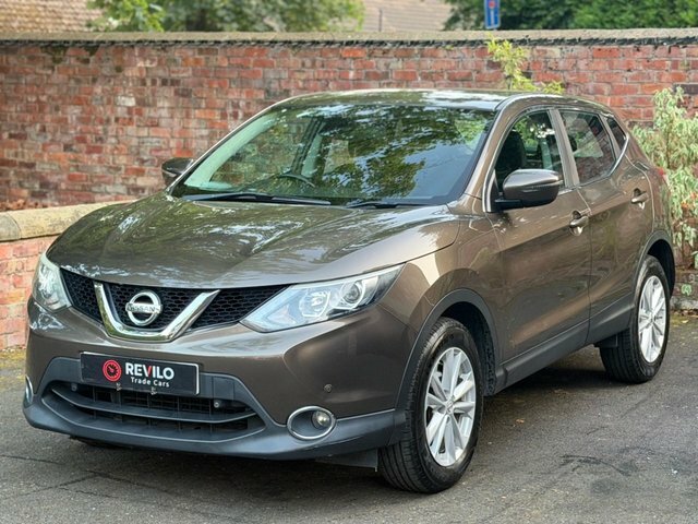 Nissan Qashqai 2014 1.5 Dci Acenta Suv 2Wd Euro Beige