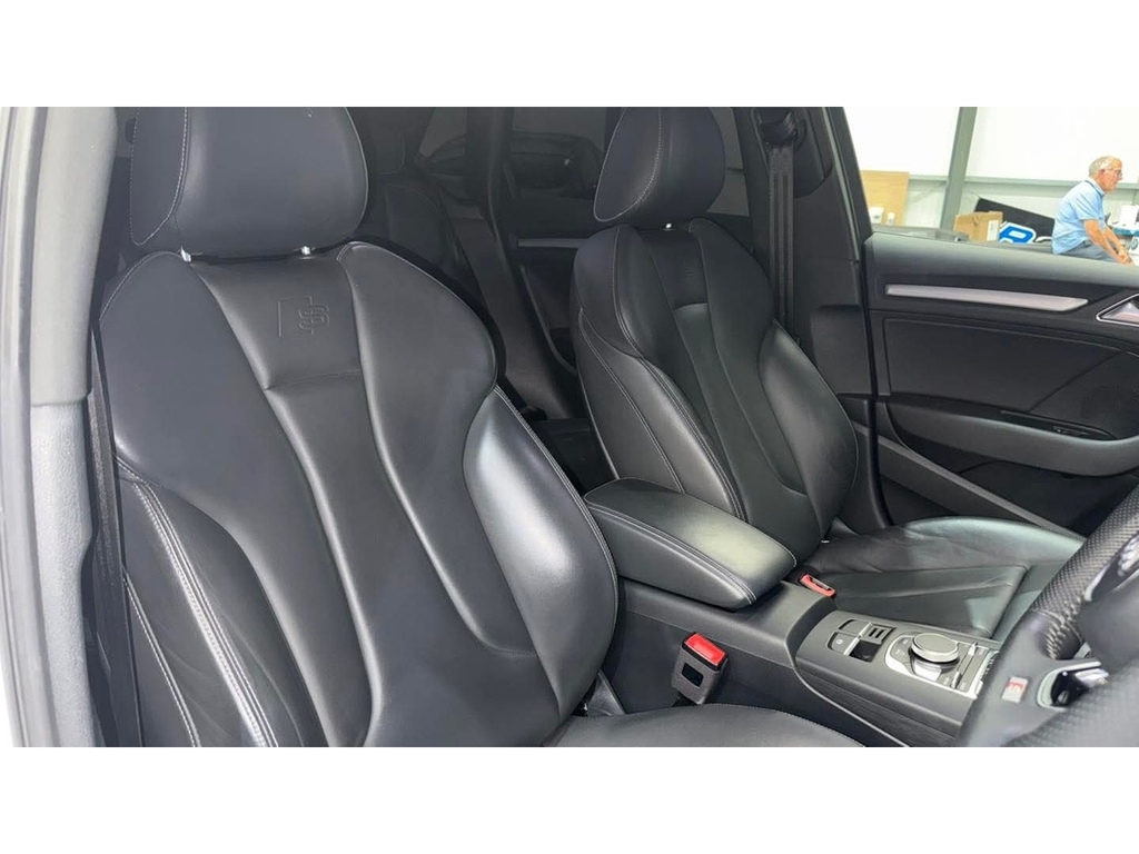 Audi S3 Tfsi Black Edition SR17LZU #4