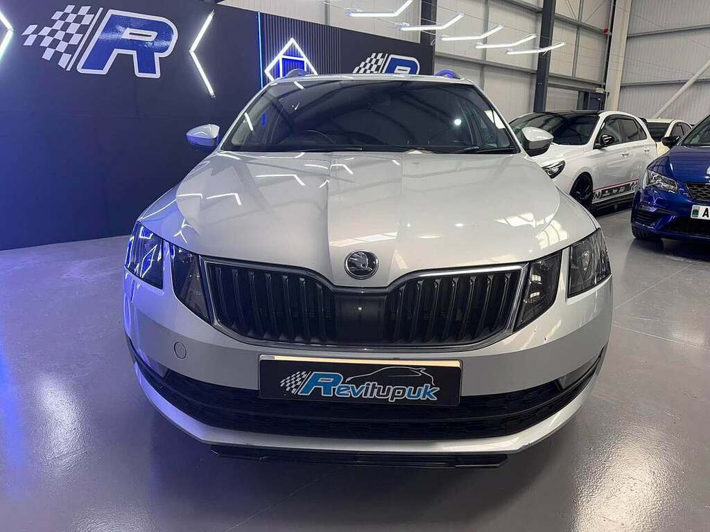 Skoda Octavia Tsi Act Se Drive Silver #4