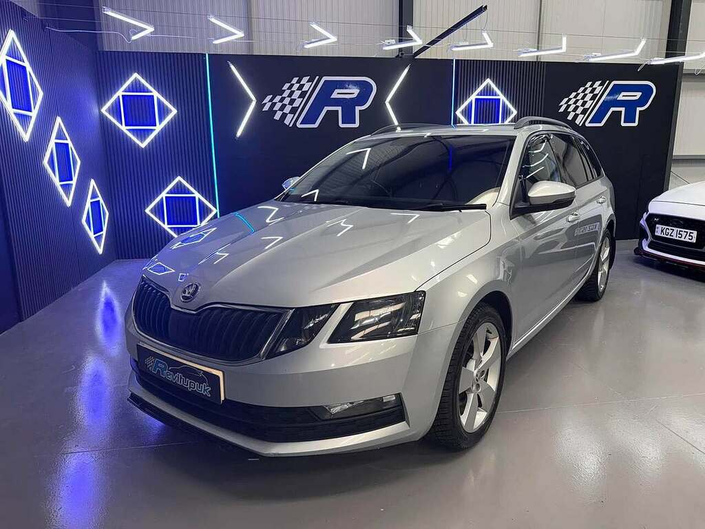 Skoda Octavia Tsi Act Se Drive Silver #3
