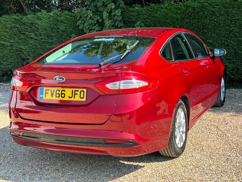 Ford Mondeo 2L Titanium Red #6
