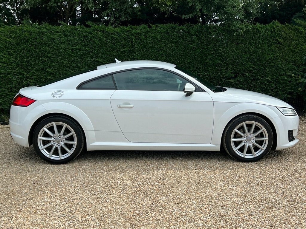 Audi TT 1.8L Sport White #4