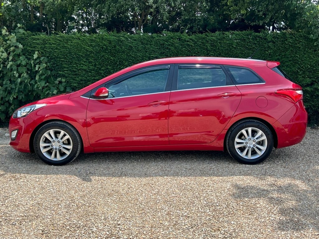 Hyundai I30 1.6L Style Red #5