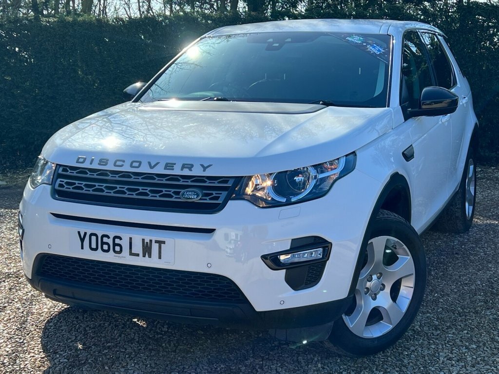 Land Rover Discovery Sport 2L Pure Edition White #2