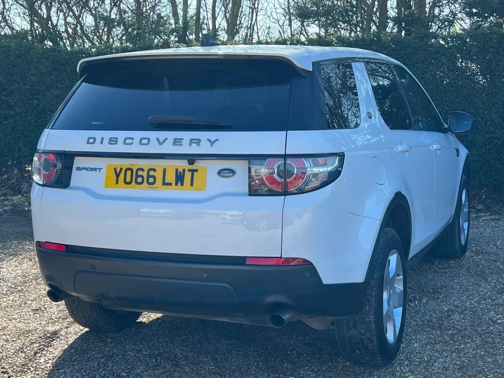 Land Rover Discovery Sport 2L Pure Edition White #6