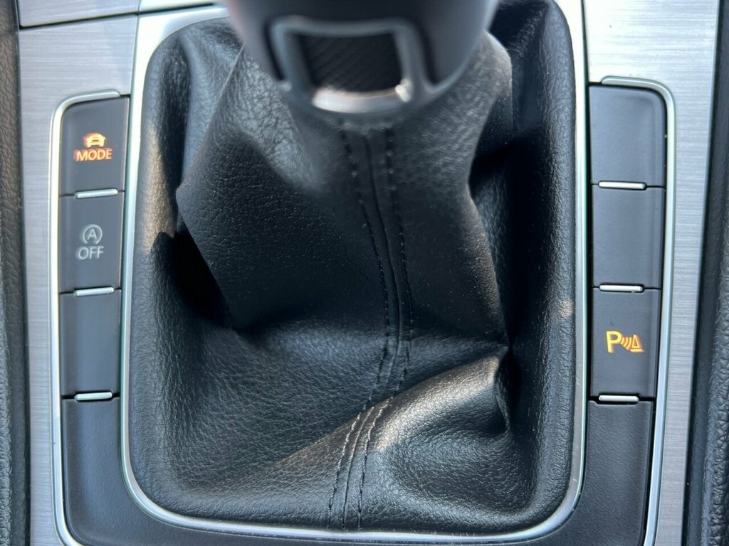 Volkswagen Golf Black #36