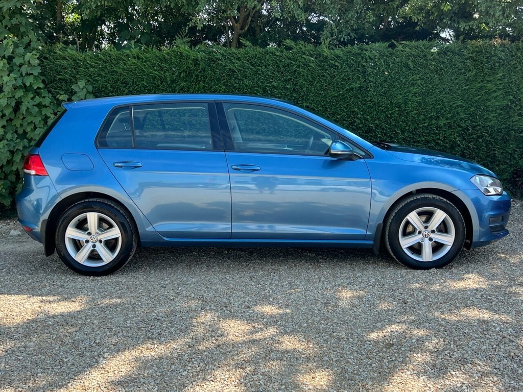 Volkswagen Golf 2L Match Blue #3
