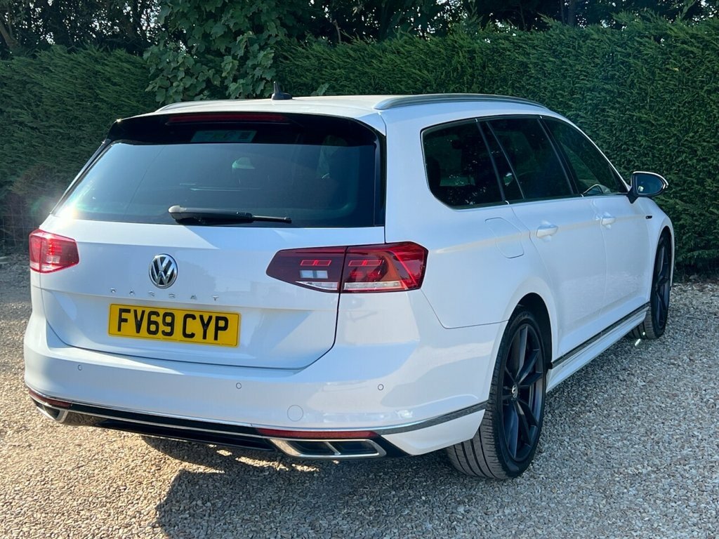 Volkswagen Passat 2L R-line FV69CYP White #6