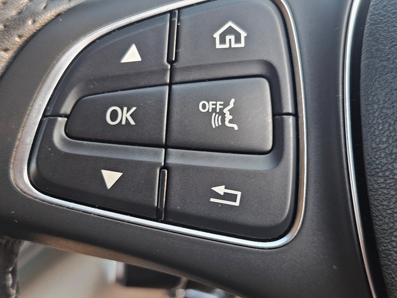 Mercedes-Benz V Class Mpv Black #39