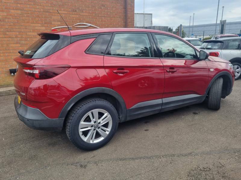 Vauxhall Grandland X 1.2 Turbo Se - 2018 68 FG68OOJ Red #2