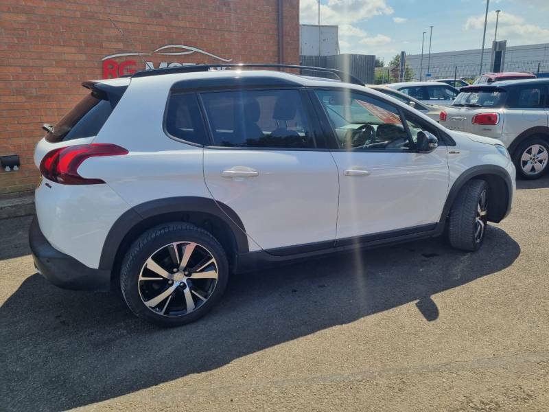 Peugeot 2008 1.6 Bluehdi 120 Gt Line White #2