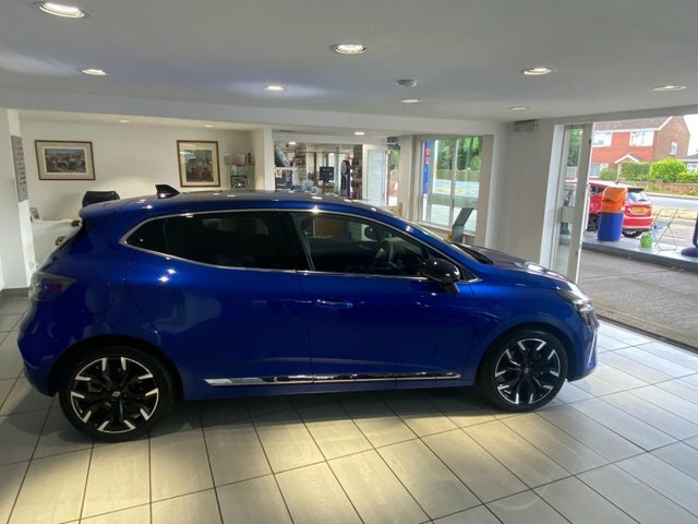 Renault Clio E-tech Techno Hatchback Blue #2