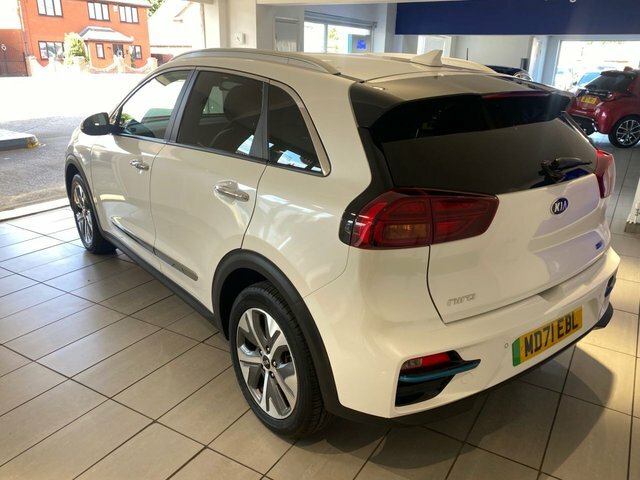 Kia Niro 4 Suv White #5
