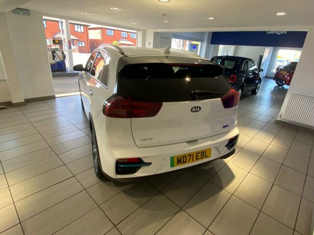 Kia Niro 4 Suv White #4
