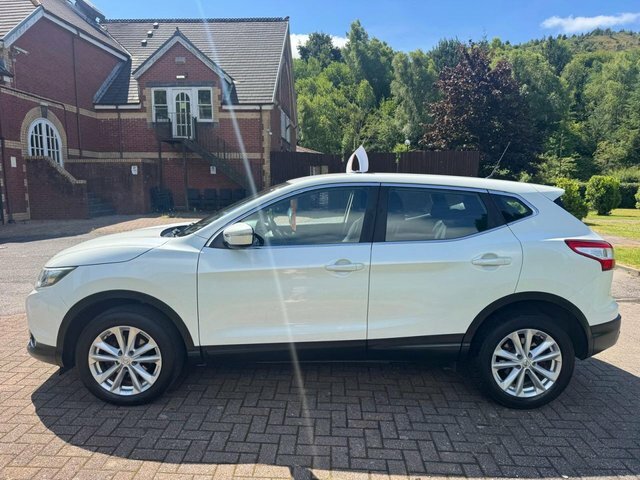 Nissan Qashqai Suv VA14FCX White #2